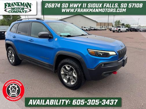 Hydro Blue Pearlcoat 2019 Jeep Cherokee Trailhawk