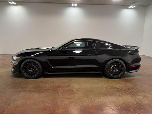 2016 Ford Shelby GT350 Base