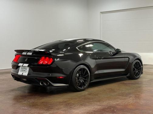 2016 Ford Shelby GT350 Base