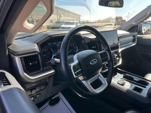 Gray Metallic 2024 Ford Expedition Max XLT