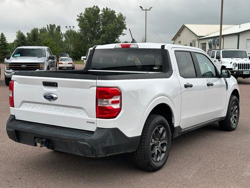 Oxford White 2024 Ford Maverick XLT