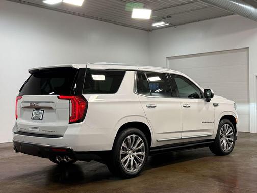 White Frost Tricoat 2021 GMC Yukon Denali