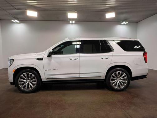 White Frost Tricoat 2021 GMC Yukon Denali
