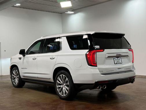 White Frost Tricoat 2021 GMC Yukon Denali