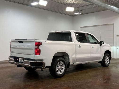 Summit White 2025 Chevrolet Silverado 1500 LT