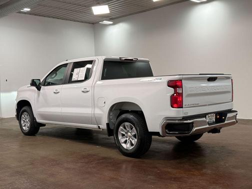 Summit White 2025 Chevrolet Silverado 1500 LT