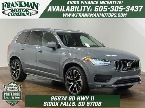 2022 Volvo XC90 T6 Momentum