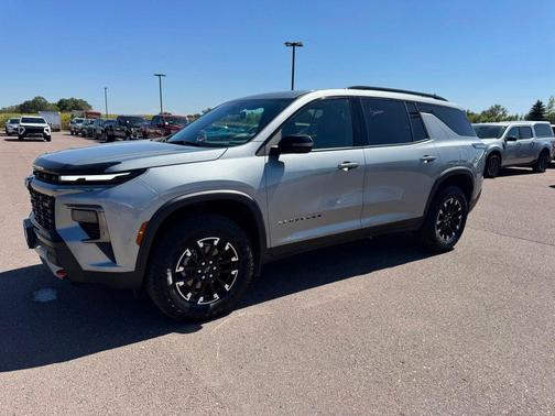 Sterling Grey Metallic 2025 Chevrolet Traverse Z71