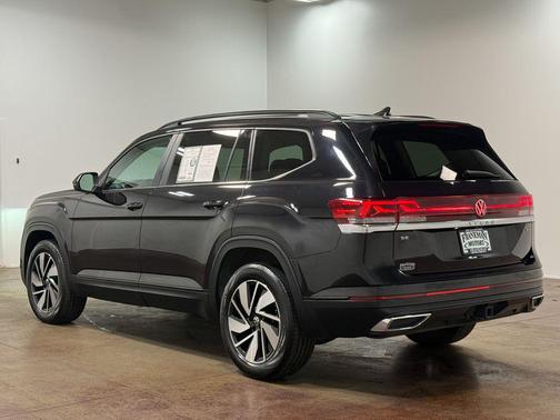 2025 Volkswagen Atlas 2.0T SE w/Technology 4MOTION