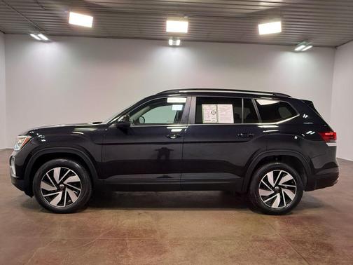 2025 Volkswagen Atlas 2.0T SE w/Technology 4MOTION