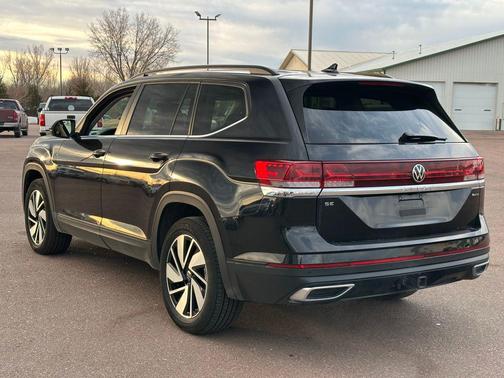 2025 Volkswagen Atlas 2.0T SE w/Technology 4MOTION