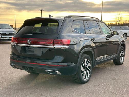 2025 Volkswagen Atlas 2.0T SE w/Technology 4MOTION