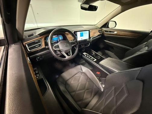 2025 Volkswagen Atlas 2.0T SE w/Technology 4MOTION