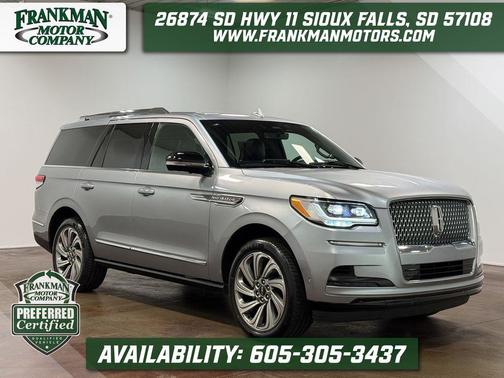 Silver Radiance Metallic Clearcoat 2023 Lincoln Navigator Reserve
