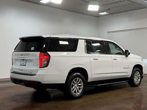 2024 Chevrolet Suburban LT