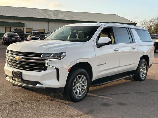 2024 Chevrolet Suburban LT