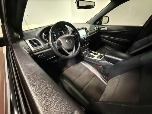 Velvet Red Pearlcoat 2022 Jeep Grand Cherokee Laredo