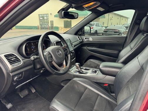 Velvet Red Pearlcoat 2022 Jeep Grand Cherokee Laredo