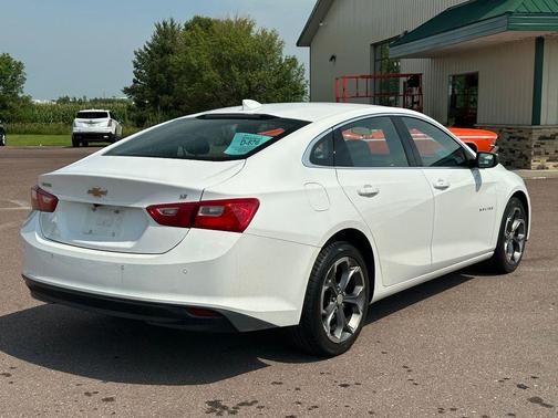Summit White 2024 Chevrolet Malibu FWD 1LT