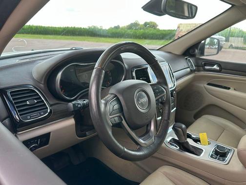 Ivory 3-Coat 2021 Jeep Grand Cherokee Overland