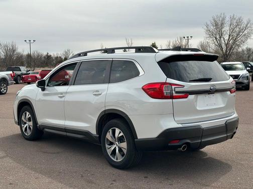 Crystal White Pearl 2024 Subaru Ascent Premium 7-Passenger