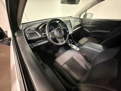 Crystal White Pearl 2024 Subaru Ascent Premium 7-Passenger