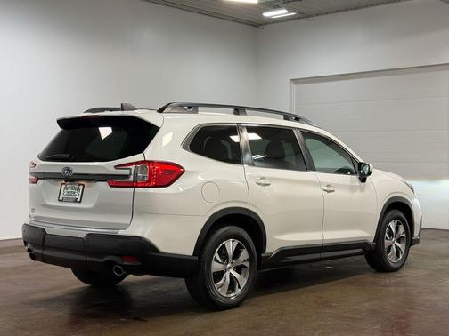 Crystal White Pearl 2024 Subaru Ascent Premium 7-Passenger