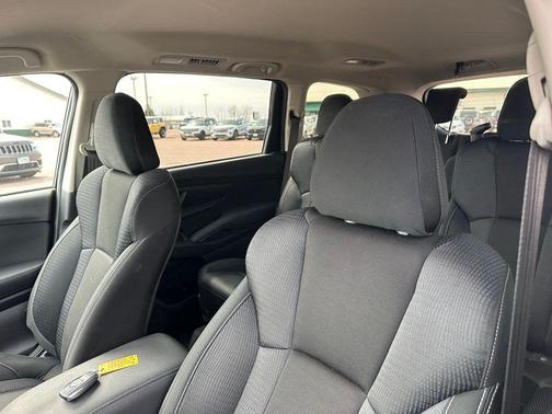 Crystal White Pearl 2024 Subaru Ascent Premium 7-Passenger