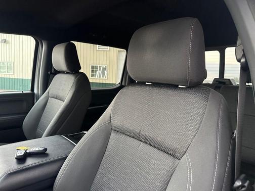 Oxford White 2022 Ford F-150 XLT