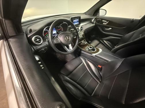 2017 Mercedes-Benz GLC 300 4MATIC