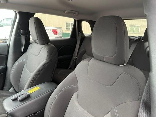 Billet Silver Metallic Clearcoat 2019 Jeep Cherokee Latitude