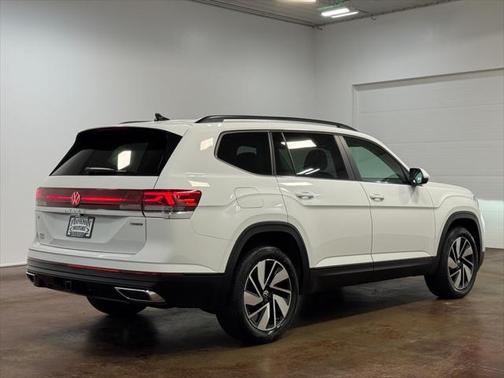 2024 Volkswagen Atlas 2.0T SE w/Technology 4MOTION