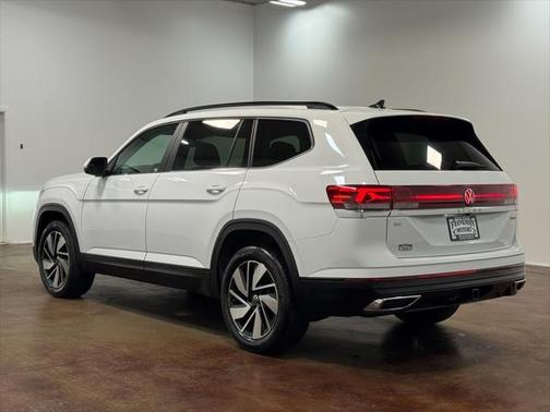 2024 Volkswagen Atlas 2.0T SE w/Technology 4MOTION