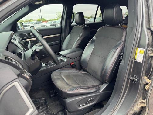 Magnetic Metallic 2018 Ford Explorer XLT