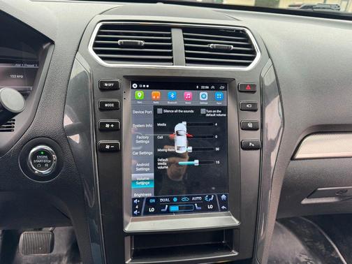 Magnetic Metallic 2018 Ford Explorer XLT