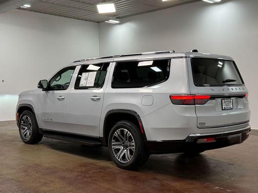 Silver Zynith 2024 Jeep Wagoneer L Series II 4x4