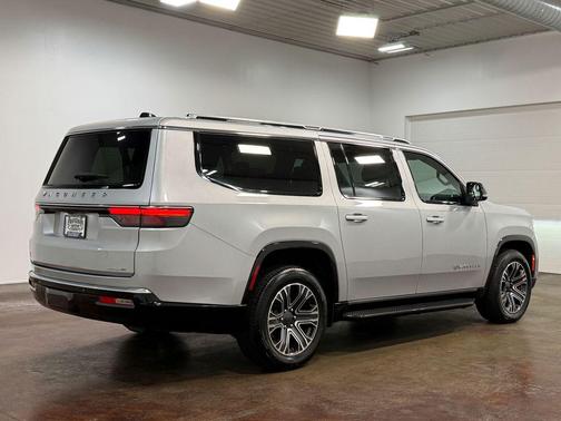 Silver Zynith 2024 Jeep Wagoneer L Series II 4x4