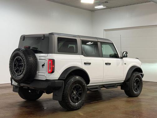 Oxford White 2024 Ford Bronco Wildtrak