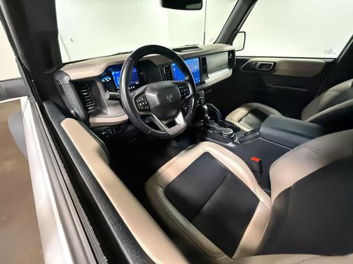 Oxford White 2024 Ford Bronco Wildtrak