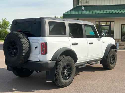 Oxford White 2024 Ford Bronco Wildtrak