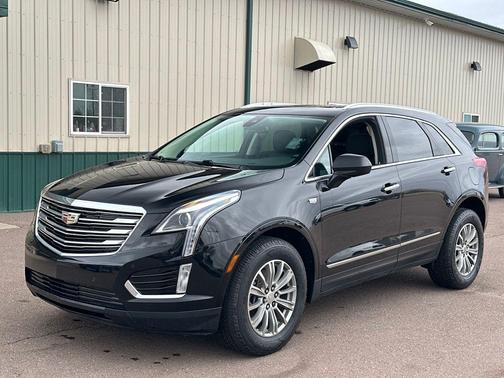 Stellar Black Metallic 2019 Cadillac XT5 Luxury