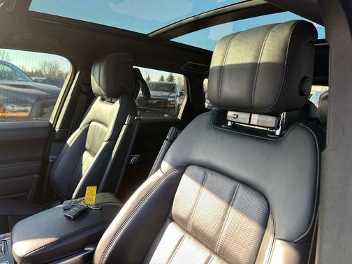 2021 Land Rover Range Rover Sport HSE Silver Edition