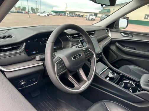 Silver Zynith 2023 Jeep Grand Cherokee L Limited