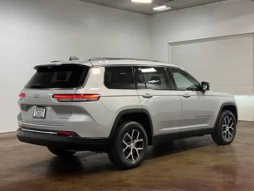 Silver Zynith 2023 Jeep Grand Cherokee L Limited
