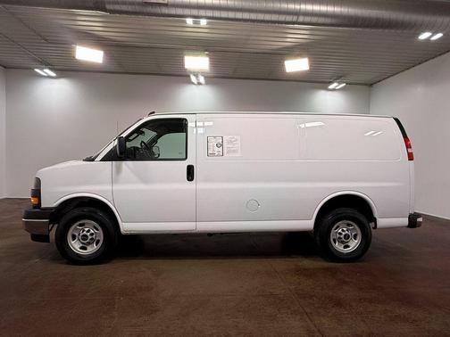 2024 GMC Savana 2500 Work Van