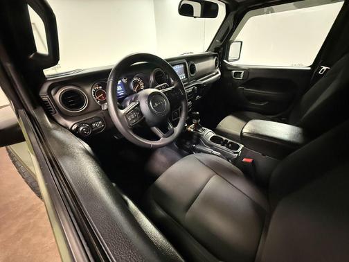 Sarge Green Clearcoat 2022 Jeep Gladiator Sport S