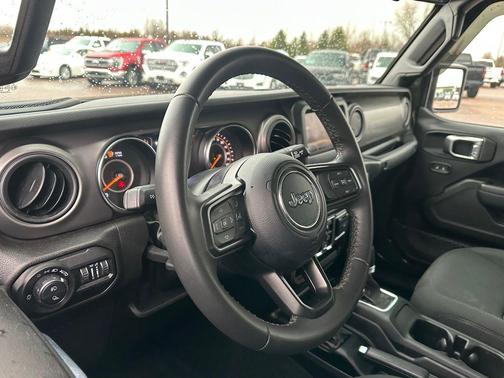 2022 Jeep Gladiator Sport S