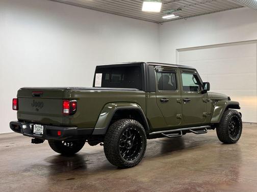 Sarge Green Clearcoat 2022 Jeep Gladiator Sport S