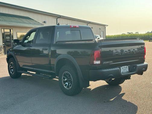 Brilliant Black Crystal Pearlcoat 2016 RAM 1500 Rebel