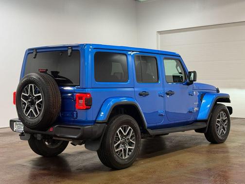 Hydro Blue Pearl Coat 2024 Jeep Wrangler 4-Door Sahara